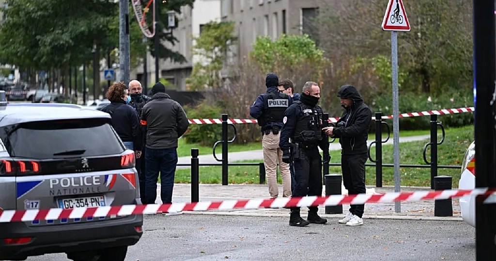 One person killed in deadly shooting in Paris suburbs | Africanews