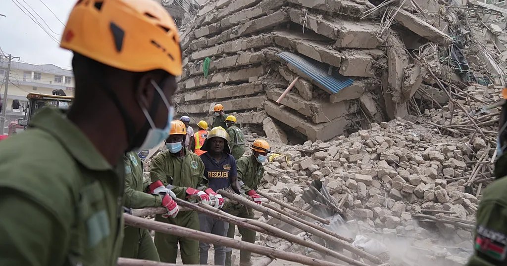 Police dispel crowds with tear gas after 16-storey building collapses in Nairobi | Africanews