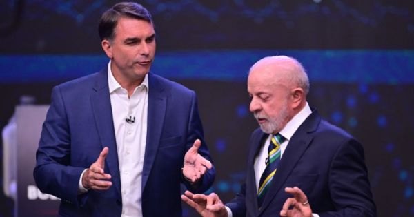 Lula and Bolsonaro agree to open their bank and phone records days before the runoff