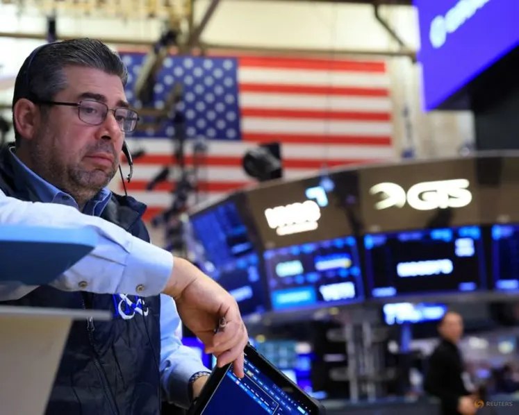 Stocks fall, but tech shares steady after selloff; oil hits highest in nearly six months