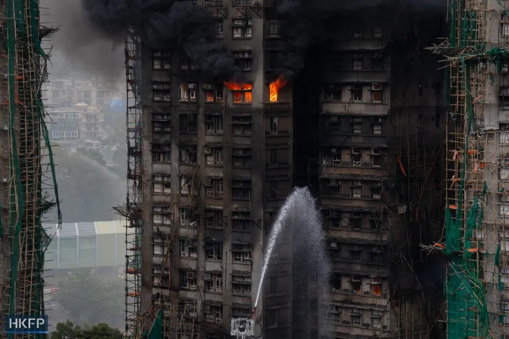 Wang Fuk Court on fire on late November 2025. Photo: Kyle Lam/HKFP.